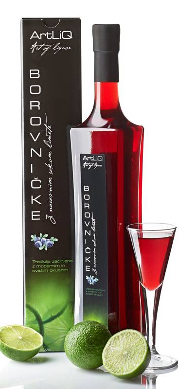 Blueberry liqueur with lime