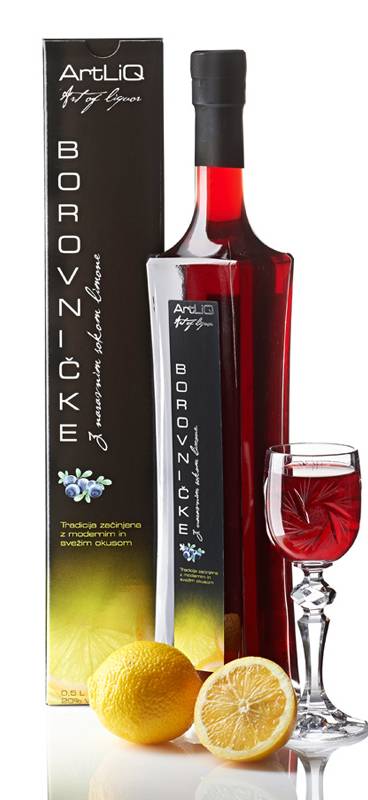 Blueberry liqueur with lemon