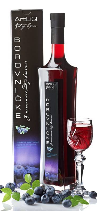 Blueberry liqueur with fruits
